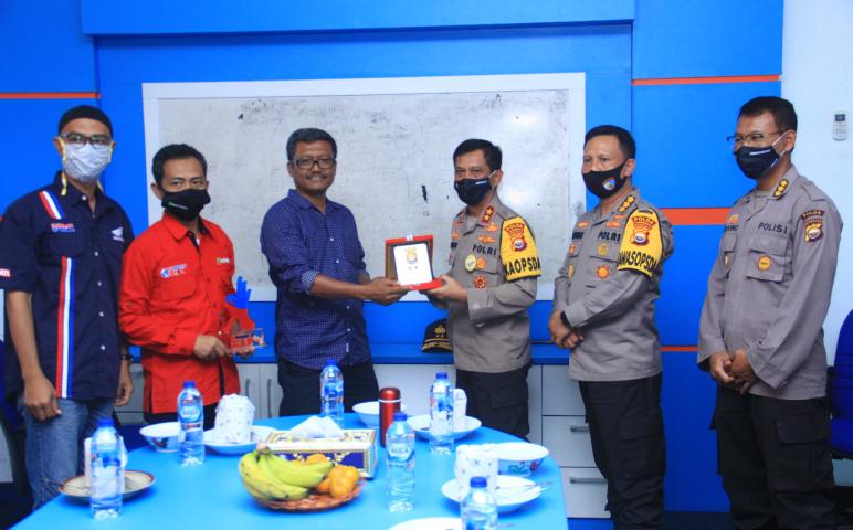 Hukum