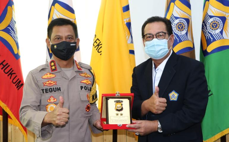 Hukum