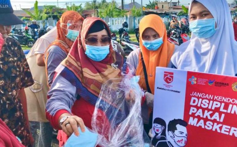 Pembagian masker