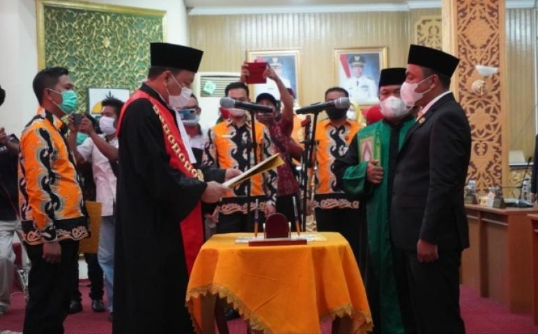 Baharudin Resmi Dilantik Sebagai Ketua DPRD Pelalawan