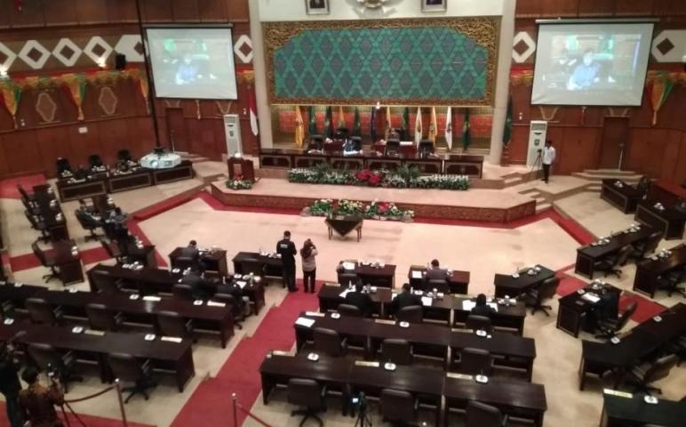 DPRD Provinsi Riau Gelar Rapat Paripurna Bahas Laporan Kerja Panitia Khusus