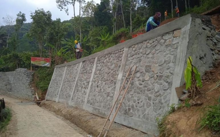 Megahnya Dinding Penahan Tanah di TMMD 112 