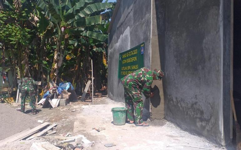 TMMD Perbaiki Rumah Nyaris Ambruk Milik Buruh Bangunan 