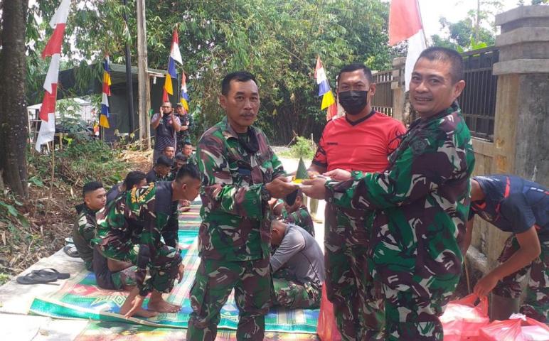 Satgas TMMD 112 Bersama Warga Gelar Syukuran HUT ke-76 TNI