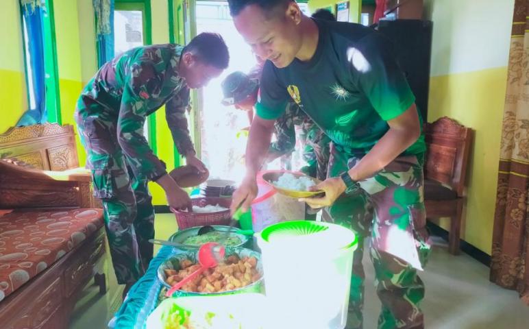 SARAPAN PENUH GIZI SATGAS TMMD 112 KODIM 0818