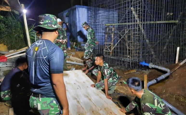 Satgas TMMD Tak Kenal Waktu Dalam Bekerja