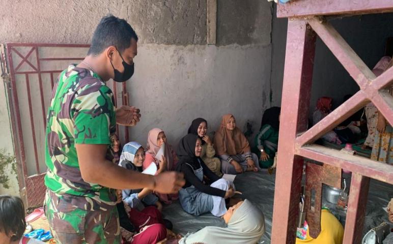 Satgas TMMD Komsos Dengan Ibu-Ibu Pengajian