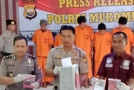 Hukum