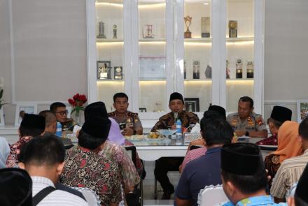 Hukum