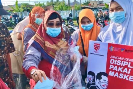 Pembagian masker
