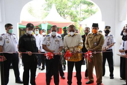 Didampingi Asisten I Setdaprov Riau, Dirjen Perhubungan Darat Resmikan Masjid Al-Aziz