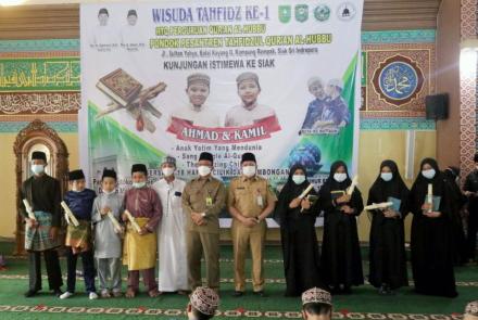 Sekda Kabupaten Siak Hadiri Wisuda Tahfiz Ke-1 Pondok Pesantren Tahfidzul Qur’an Al-Hubbu