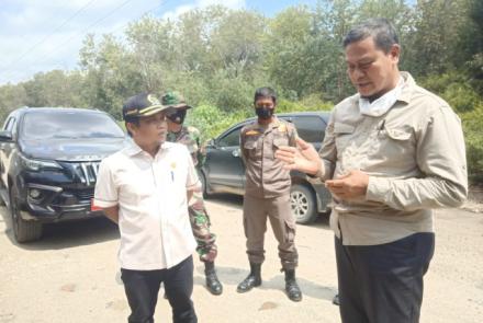 Ketua DPRD Kabupaten Siak Minta Penjelasan Perusahaan Atas Penutupan Portal Jalan Yang Merugikan Warga