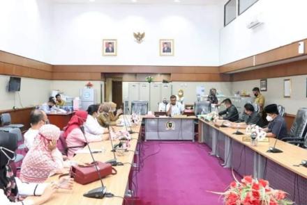 Komisi I DPRD Provinsi Riau Terima Aspirasi Tenaga Honorer K2