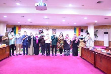 Wakil Ketua DPRD Provinsi Riau Pimpin Rapat Dengar Pendapat Bersama Dinkes dan BPJS
