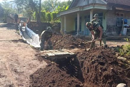 Geliat Cangkul Satgas TMMD 112 Kodim 0818
