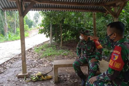 Setandan Pisang Temani Satgas TMMD 112