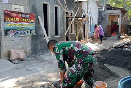 TEMAN SETIA SATGAS TMMD 112 CANGKUL DAN SEMEN COR 