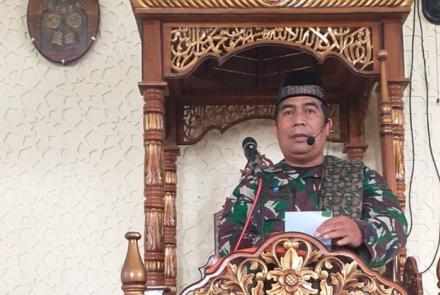 Satgas TMMD Khutbah Jumat di Masjid Baitul Arif